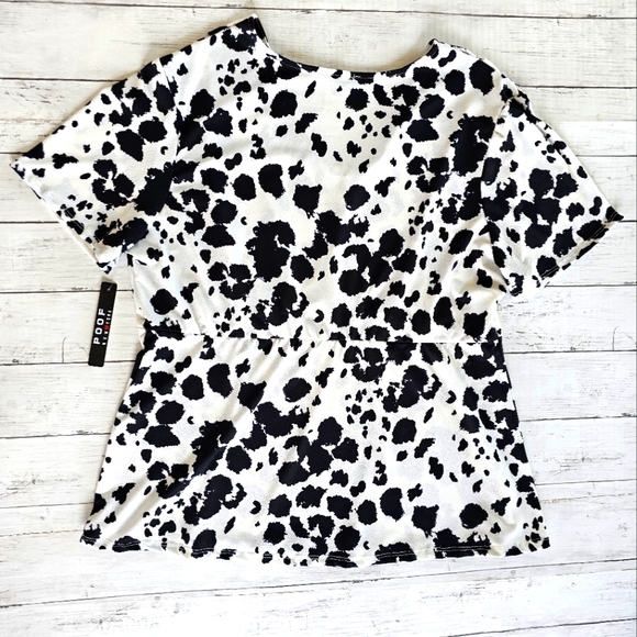 Poof New York Western Cow Print Black & White Stretchy Vneck Blouse Flowy - Picture 3 of 9
